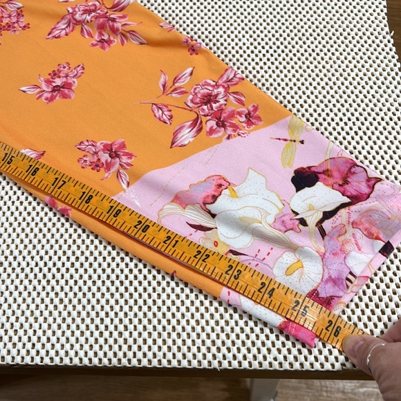 Nanette Lepore Flowered Capri Leggings - Sz 3X - Picture 8 of 8